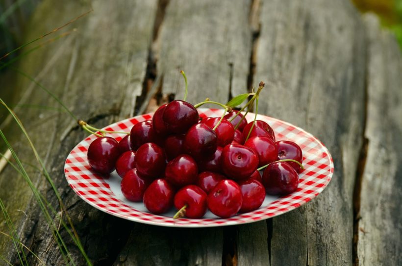 Chocolate Cherry Energy Bites | Juice Plus +
